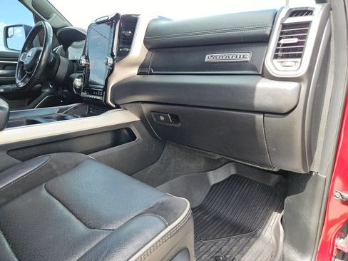 Used 2019 RAM 1500 Laramie w/ Sport Appearance Package AWD/4WD image 28