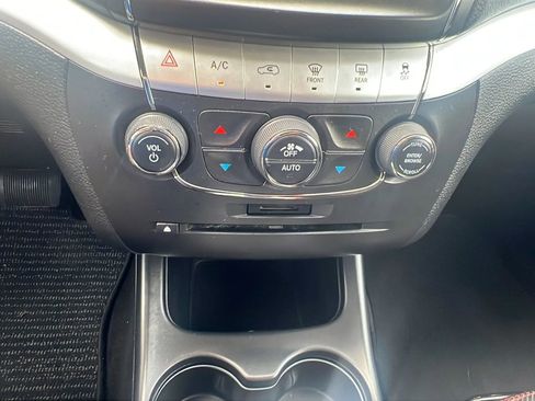 Used 2015 Dodge Journey R/T w/ Flexible Seating Group image 20