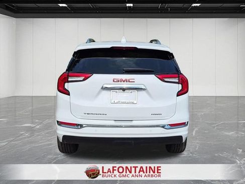 Certified 2024 GMC Terrain Denali w/ Denali Premium Package AWD/4WD image 7