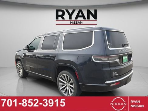 Used 2023 Jeep Grand Wagoneer Series II AWD/4WD image 5