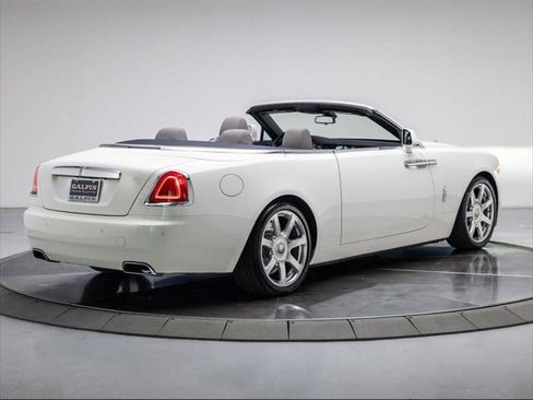 Used 2020 Rolls-Royce Dawn RWD image 5