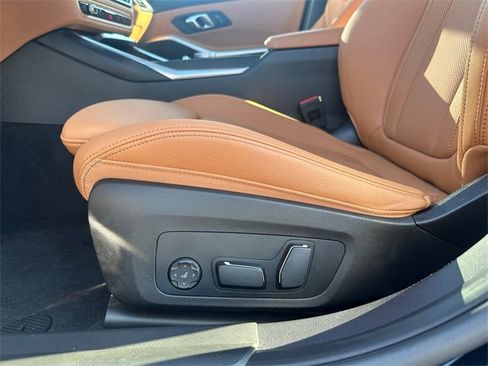 Used 2024 BMW 330i xDrive Sedan w/ Premium Package image 31