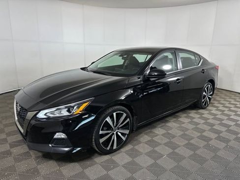 Used 2020 Nissan Altima 2.5 SR w/ Premium Package image 7