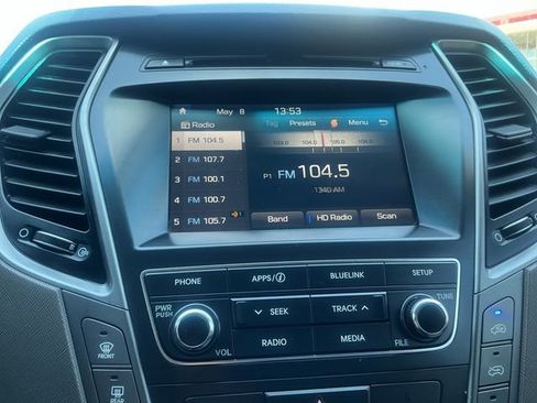 Used 2017 Hyundai Santa Fe SE AWD/4WD image 19