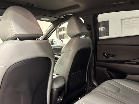 Used 2024 Hyundai Elantra Limited image 20