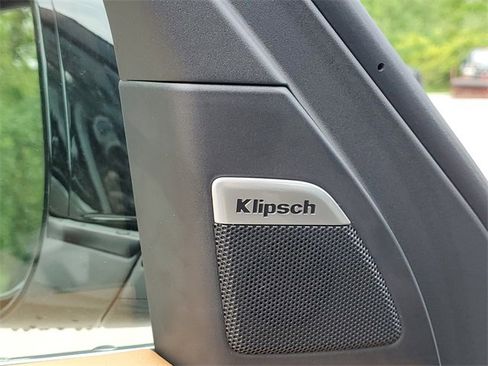 New 2025 Nissan Armada SL w/ Captain's Chari Seat Package image 23