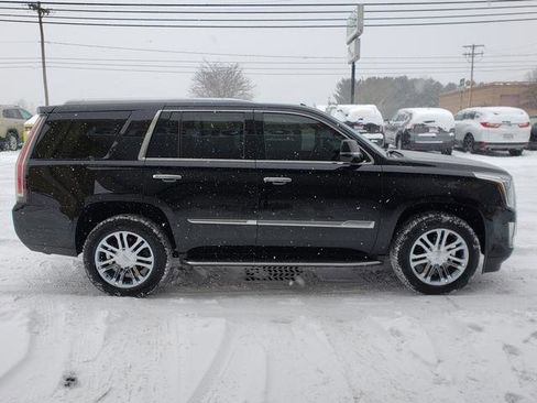 Used 2017 Cadillac Escalade 4WD image 7