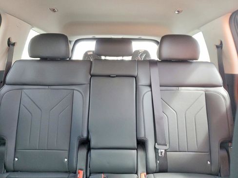 Used 2024 Hyundai Santa Fe SEL FWD image 7
