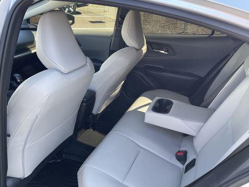 Used 2024 Toyota Prius XLE FWD image 14