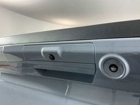 Certified 2025 Ford F350 Lariat w/ FX4 Off-Road Package image 9