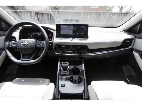 Used 2025 Nissan Rogue SL w/ SL Premium Package FWD image 10
