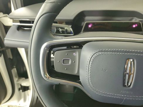 New 2025 Lincoln Nautilus Reserve AWD/4WD image 23