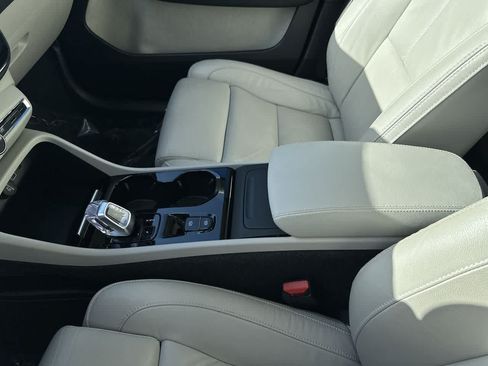Used 2023 Volvo XC40 B5 Plus w/ Driver Assist Package AWD/4WD image 25