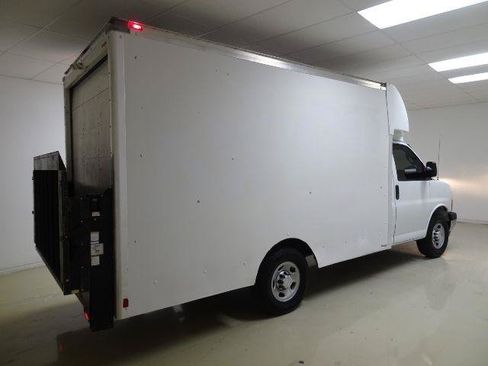 Used 2017 Chevrolet Express 3500 RWD image 6