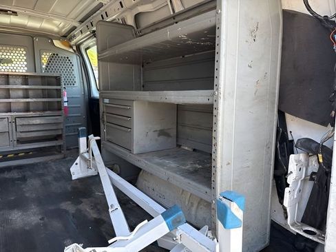 Used 2015 Chevrolet Express 2500 RWD image 8