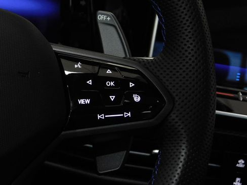 Used 2025 Volkswagen Golf R Black Edition AWD/4WD image 48
