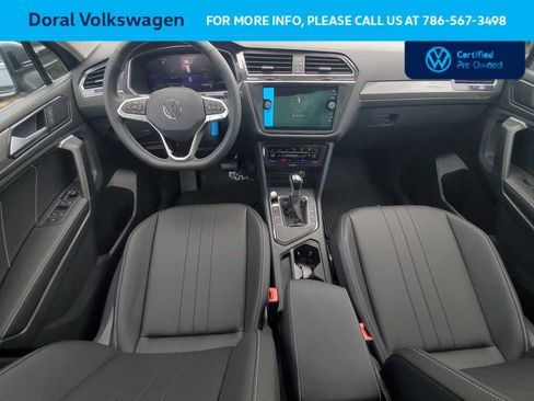 Used 2023 Volkswagen Tiguan SE w/ Panoramic Sunroof Package FWD image 29