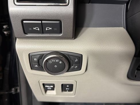 Used 2018 Ford F150 XLT w/ Equipment Group 302A Luxury AWD/4WD image 14