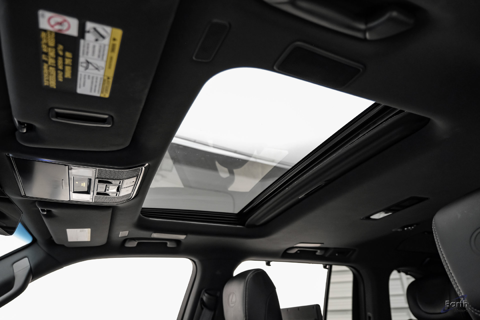 Used 2023 Lexus LX 600 4WD w/ Accessory Package (Z1) image 37