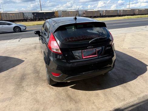 Used 2015 Ford Fiesta SE image 13
