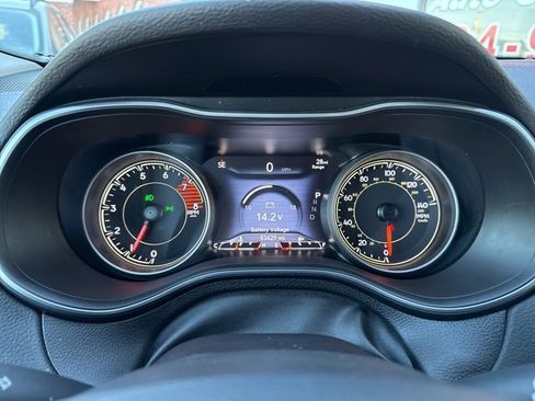 Used 2020 Jeep Cherokee Trailhawk w/ Cold Weather Group image 33