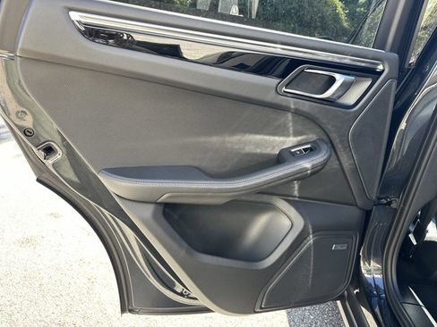 Used 2021 Porsche Macan S image 26