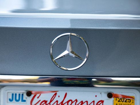 Used 2009 Mercedes-Benz C 300 Sedan image 16