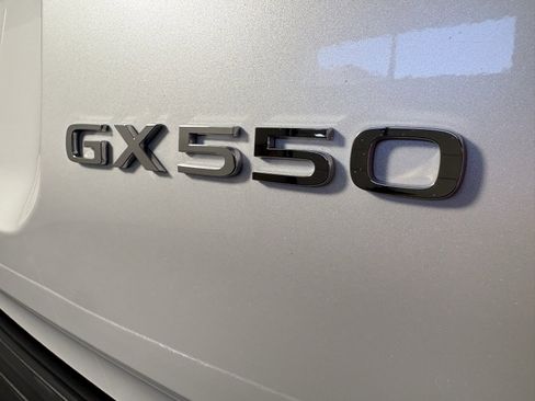 Used 2024 Lexus GX 550 image 10