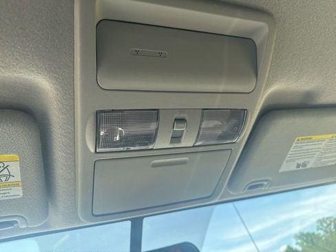 Used 2019 Nissan Frontier SV RWD image 19