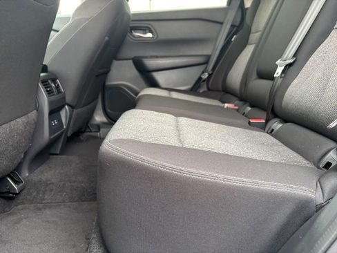 Used 2025 Nissan Rogue SV image 28