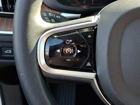 Used 2024 Volvo XC60 B5 Plus w/ Protection Package Premier image 27