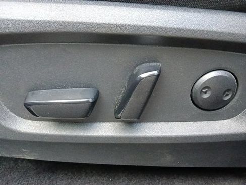 Used 2024 Nissan Pathfinder SL AWD/4WD image 16