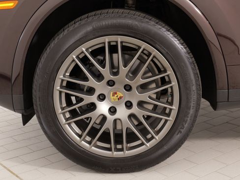 Used 2017 Porsche Cayenne image 63