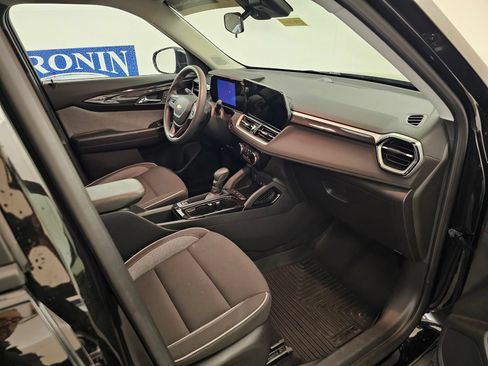Used 2024 Chevrolet TrailBlazer LT w/ Driver Confidence Package FWD image 26