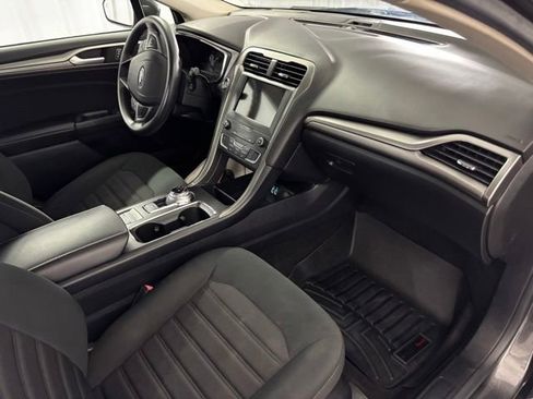 Used 2019 Ford Fusion SE FWD image 26