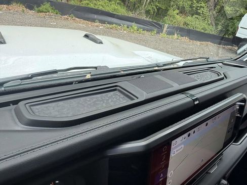 Used 2024 Jeep Wrangler Unlimited Rubicon 392 image 31