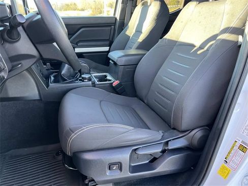 Used 2024 Toyota Tacoma TRD Off-Road image 30