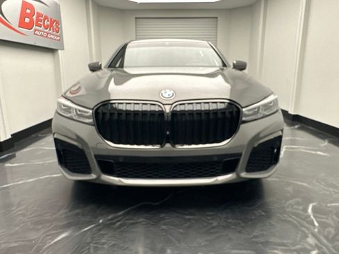 Used 2021 BMW 740i w/ M Sport Package RWD image 30