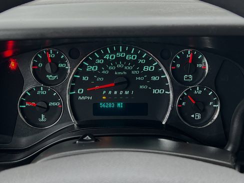 Used 2017 Chevrolet Express 4500 Extended image 19