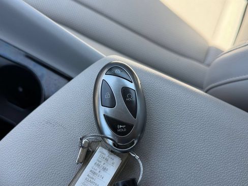 Used 2025 Hyundai Elantra Limited FWD image 24
