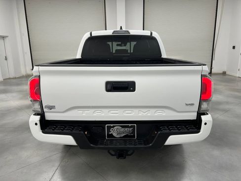 Used 2023 Toyota Tacoma TRD Off-Road image 6