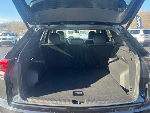 Used 2025 Volkswagen Atlas Cross Sport SE image 12