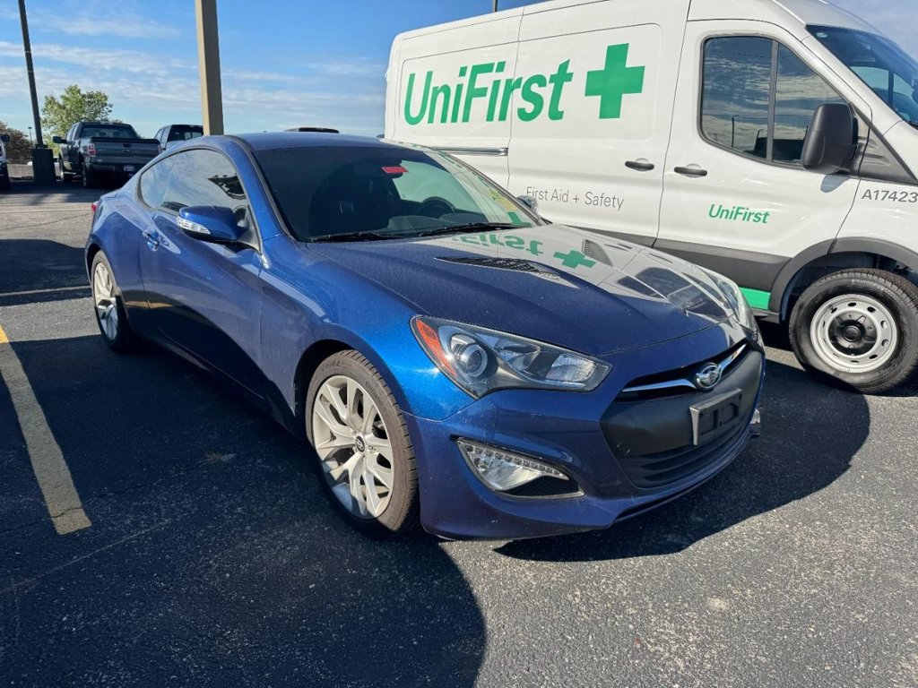 Used 2016 Hyundai Genesis 3.8 RWD image 3