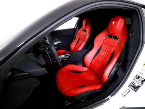 Used 2025 Ferrari 12Cilindri RWD image 12