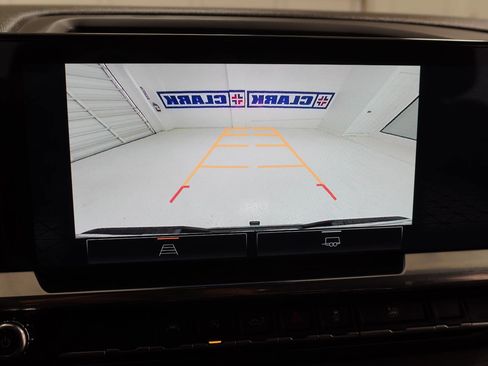 Used 2023 GMC Sierra 1500 SLT image 23