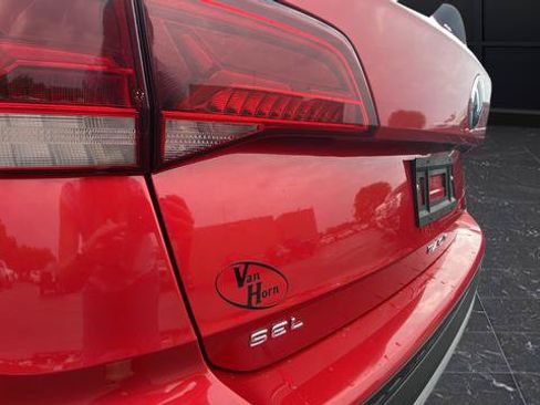 Used 2022 Volkswagen Taos SEL AWD/4WD image 31