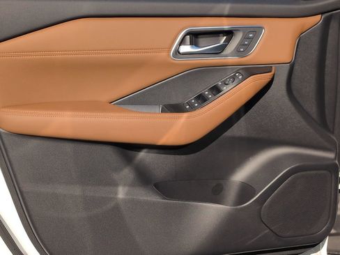 New 2026 Nissan Rogue Platinum AWD/4WD image 12