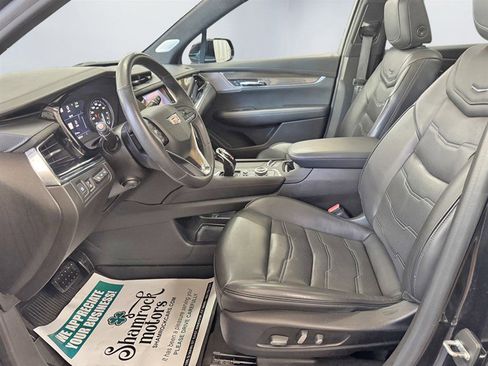 Used 2020 Cadillac XT6 Premium Luxury w/ Platinum Package AWD/4WD image 16
