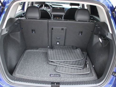 Certified 2024 Volkswagen Taos SE image 28