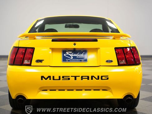 Used 2004 Ford Mustang GT RWD image 26